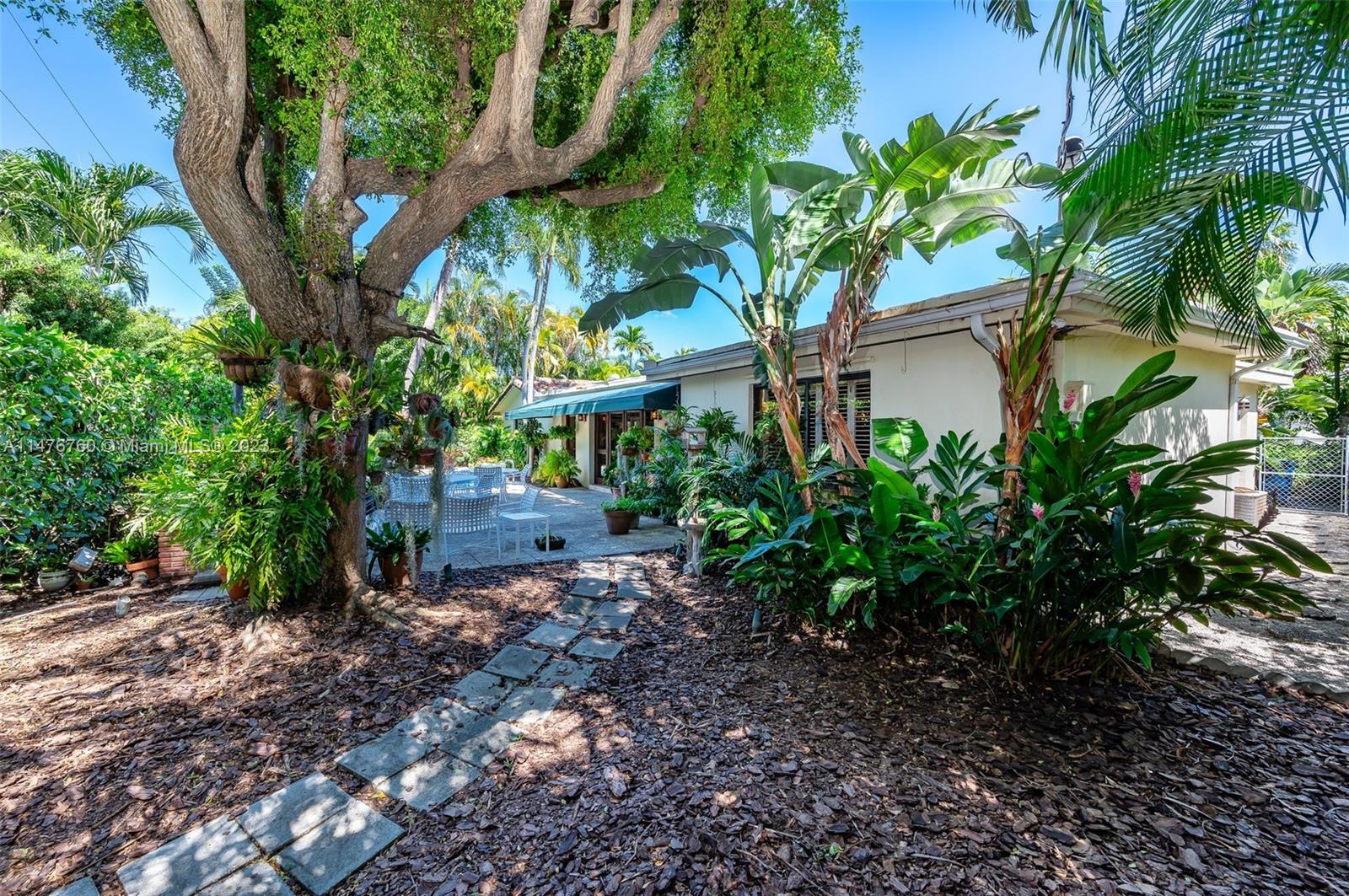 TROPICAL ISLE HOMES SUB 4 - Residential