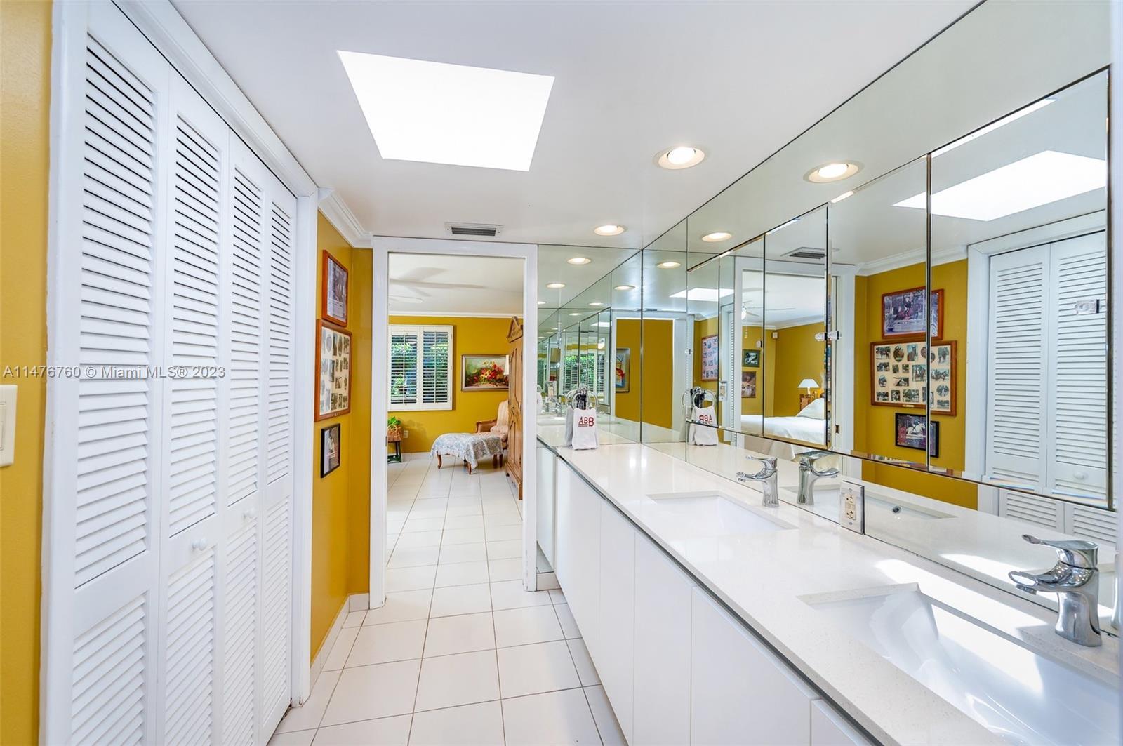 TROPICAL ISLE HOMES SUB 4 - Residential