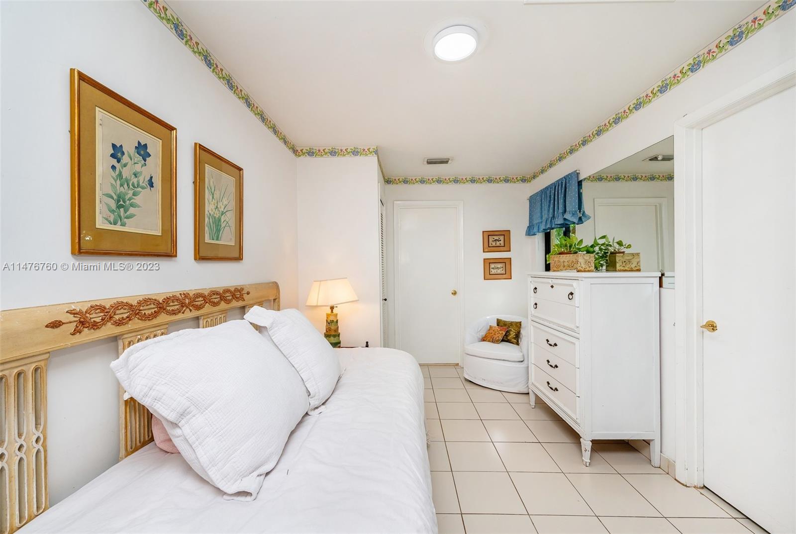 TROPICAL ISLE HOMES SUB 4 - Residential