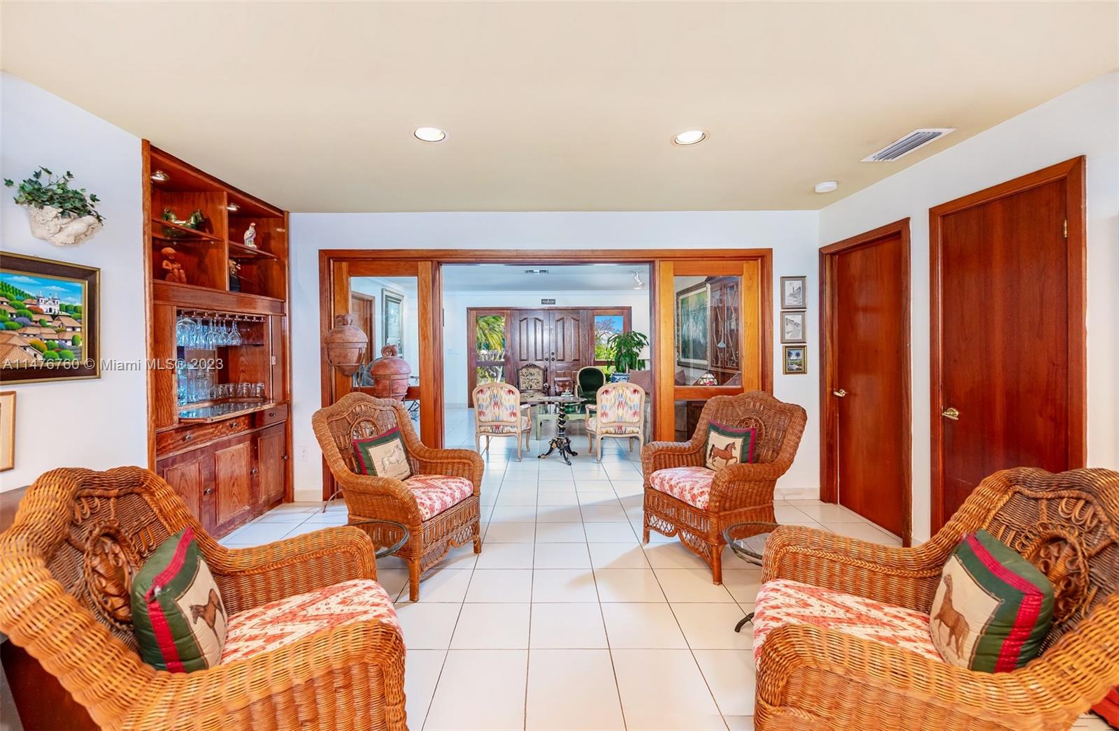 TROPICAL ISLE HOMES SUB 4 - Residential