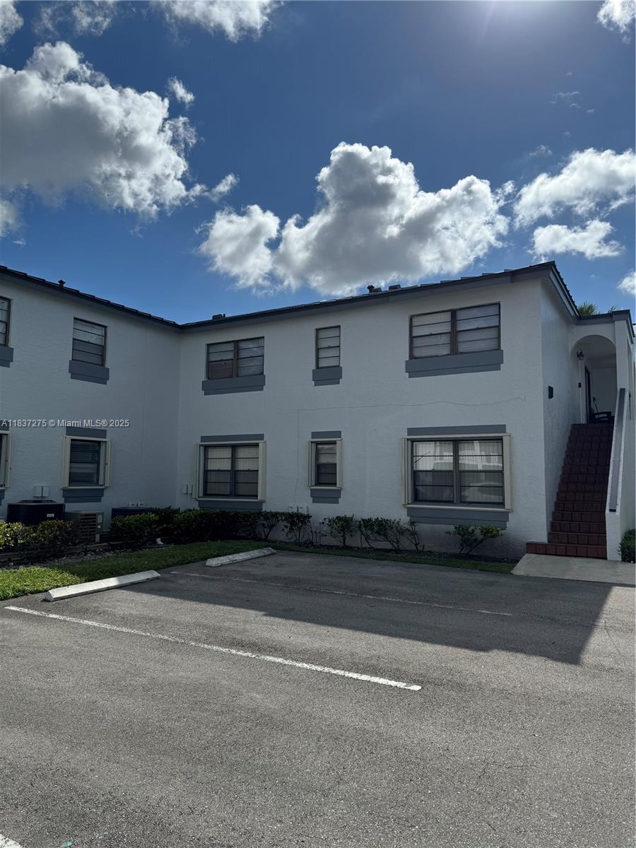 MOORS POINTE CONDO - Residential