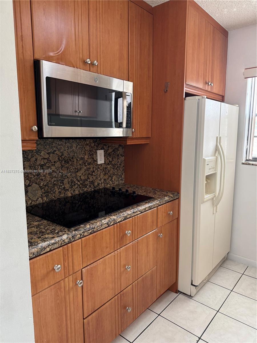 MOORS POINTE CONDO - Residential