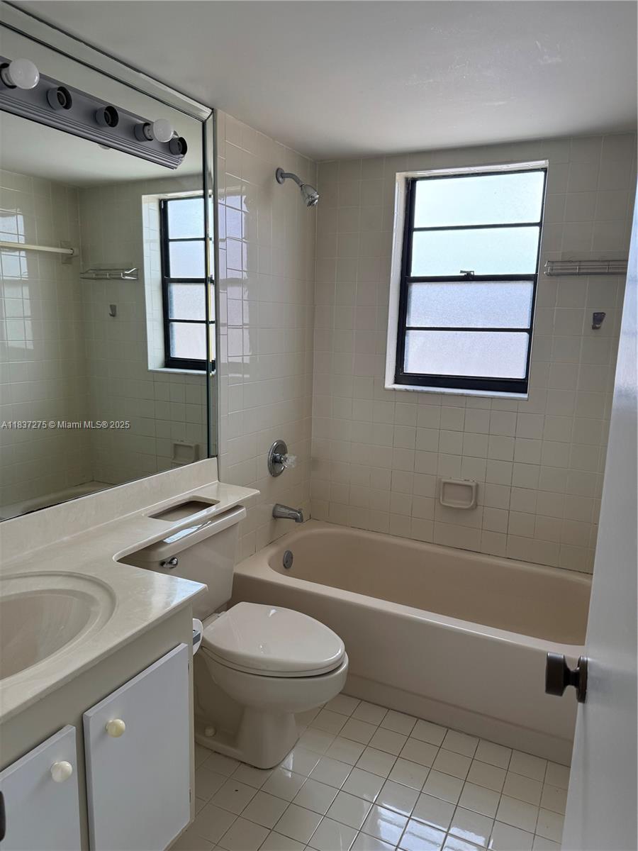 MOORS POINTE CONDO - Residential