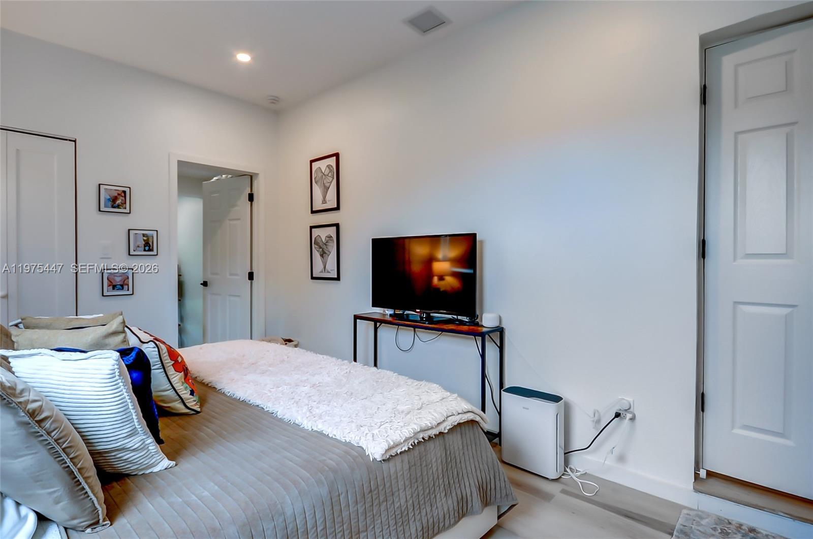 ENGLEWOOD - Residential