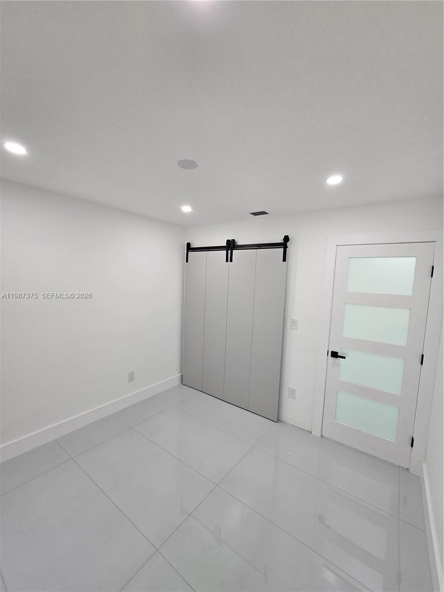 CAROL CITY LAKE STEVEN ES - Residential Lease