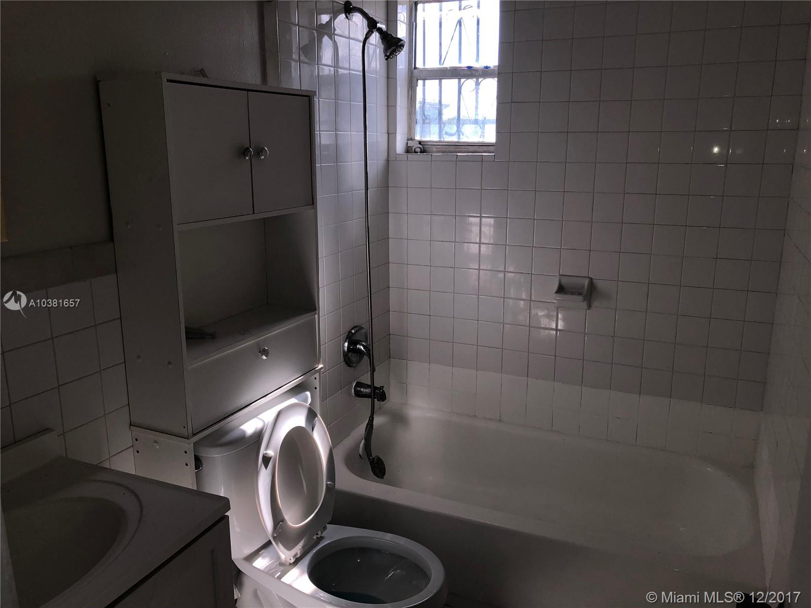 TOWN OF HIALEAH 1 ADDN AM - Residential Lease