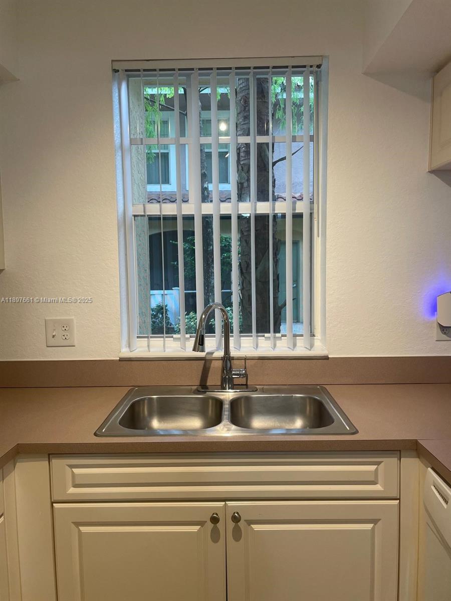 CYPRESS POINTE AT CORAL S - Residential Lease