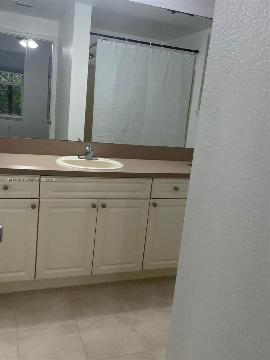 CYPRESS POINTE AT CORAL S - Residential Lease