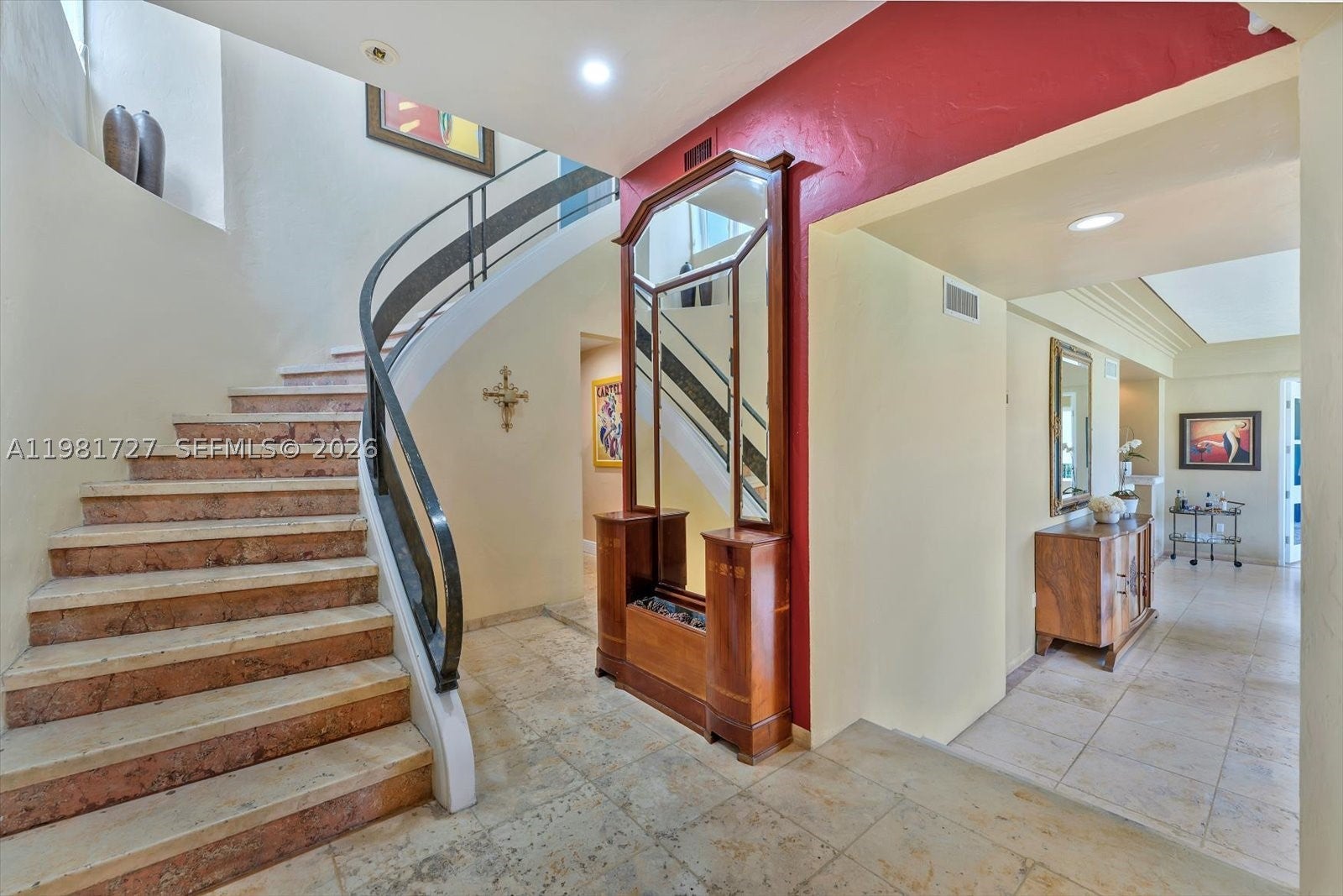1021 N Greenway Dr