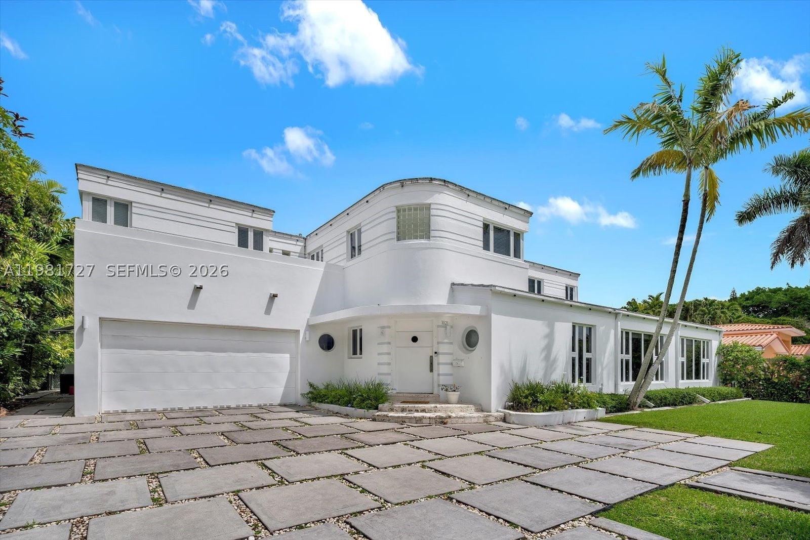 1021 N Greenway Dr