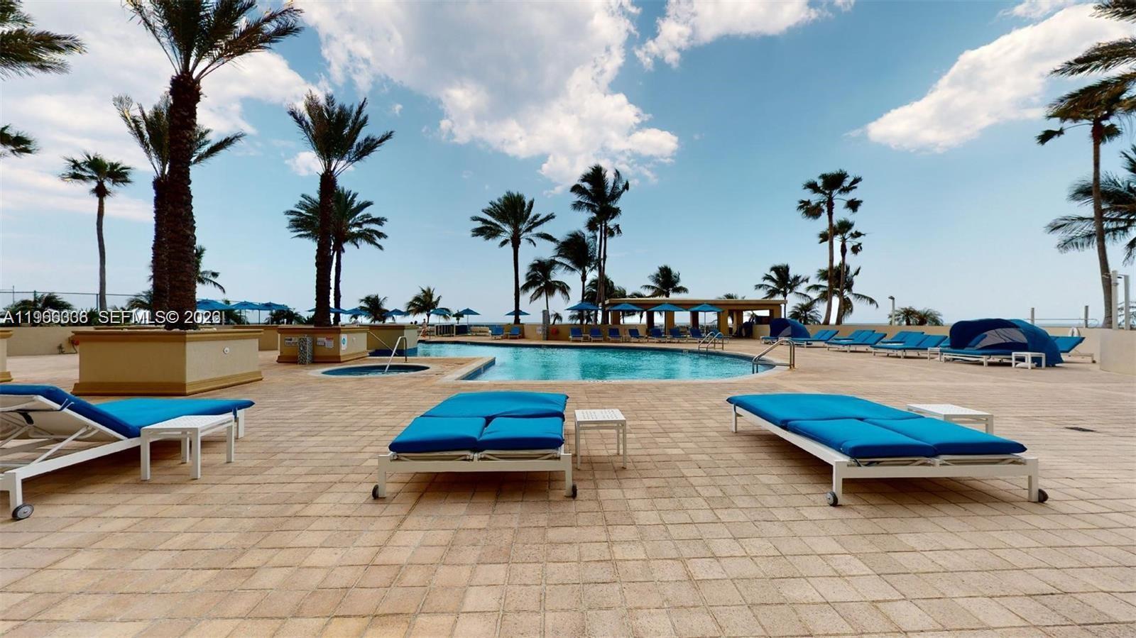 THE PINNACLE CONDO - Residential