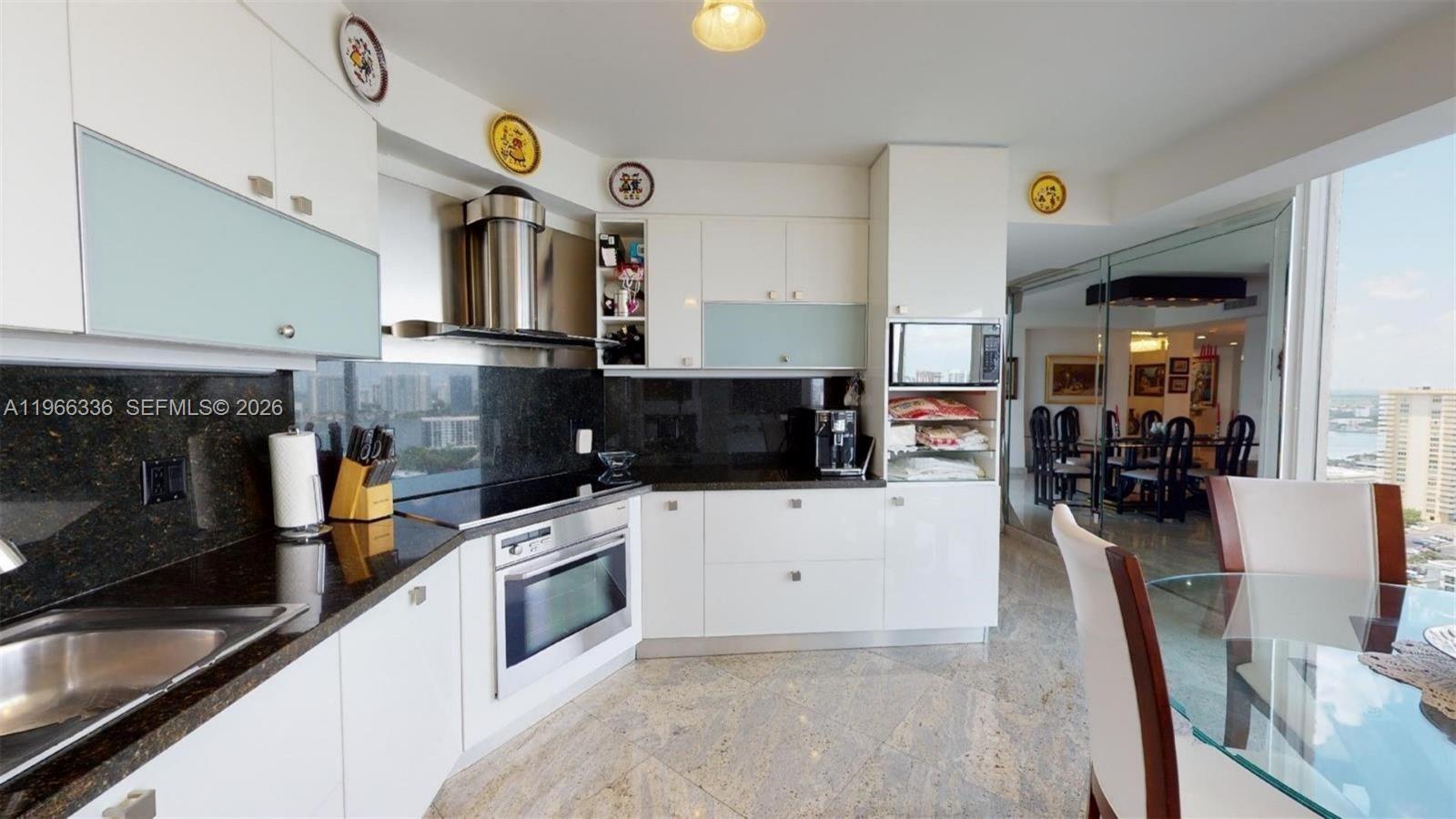 THE PINNACLE CONDO - Residential