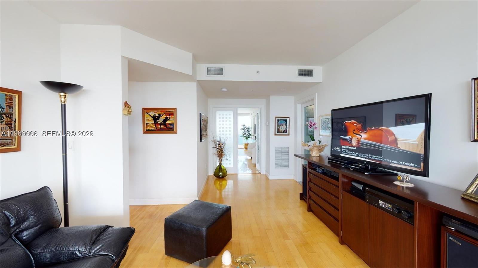 THE PINNACLE CONDO - Residential