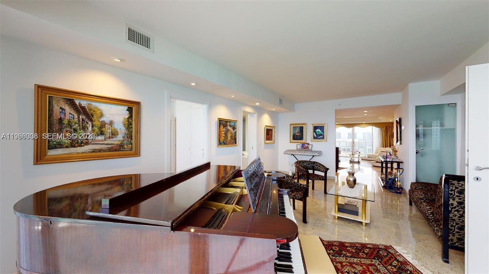 THE PINNACLE CONDO - Residential