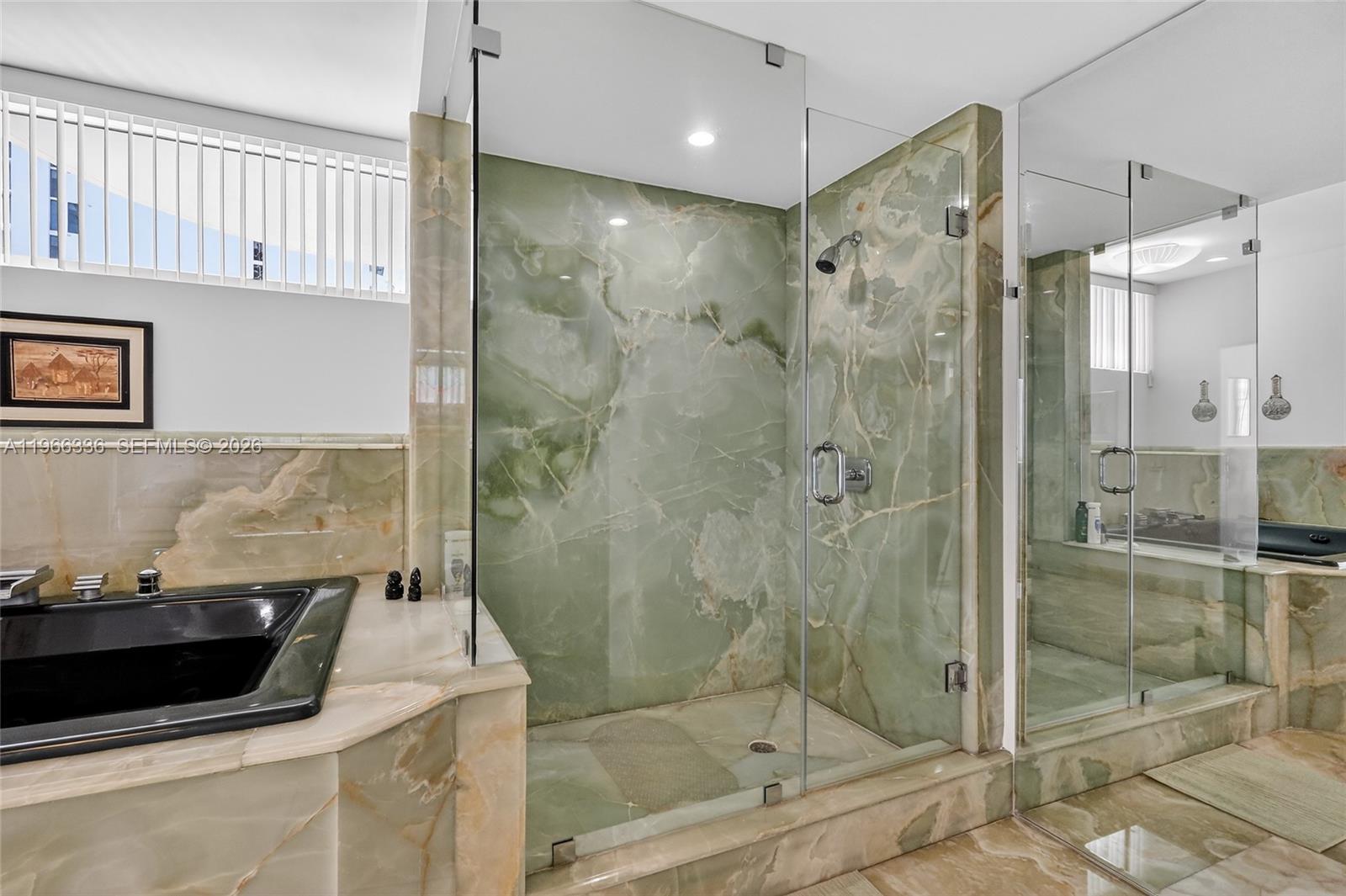 THE PINNACLE CONDO - Residential