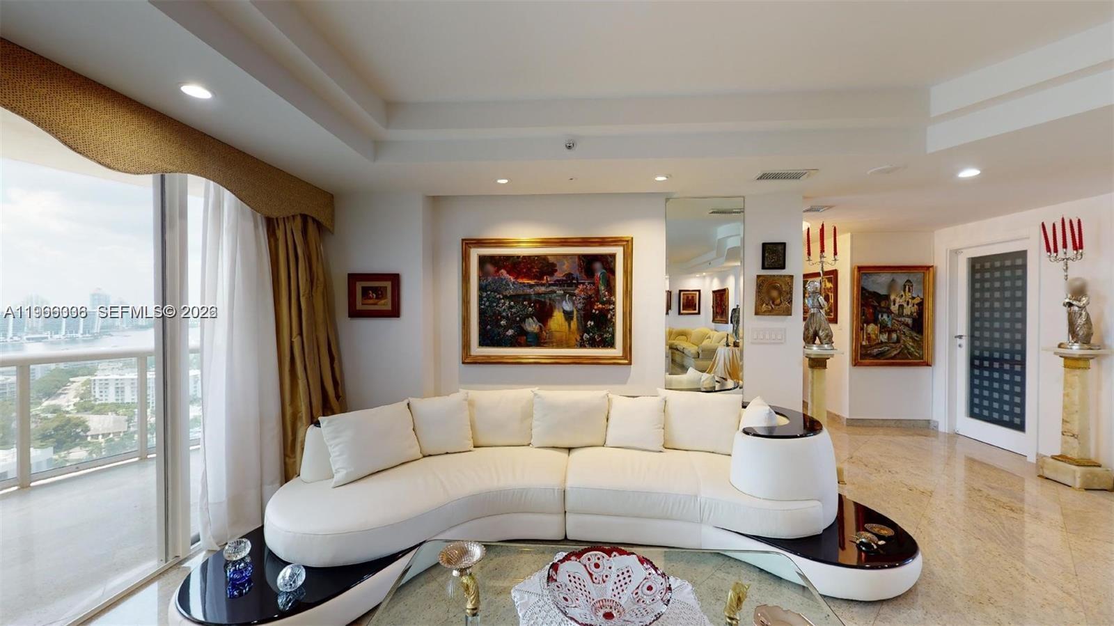 THE PINNACLE CONDO - Residential