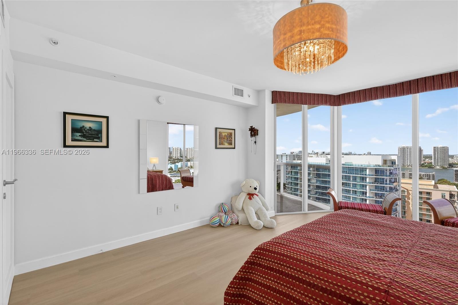 THE PINNACLE CONDO - Residential