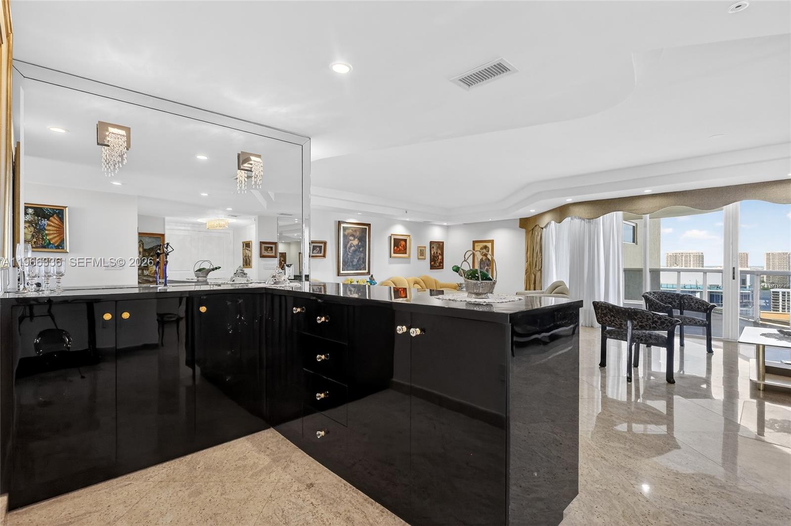 THE PINNACLE CONDO - Residential