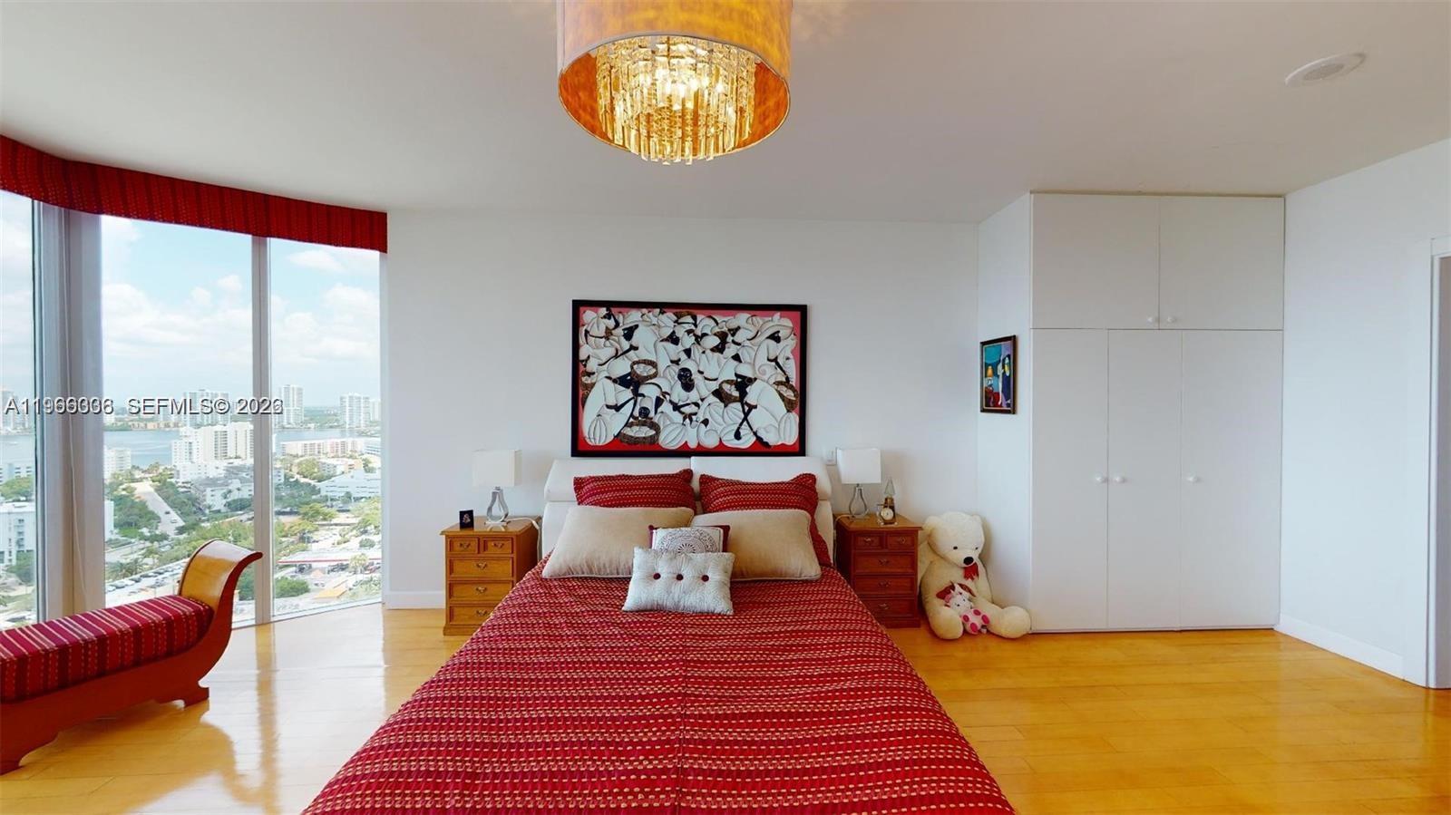 THE PINNACLE CONDO - Residential