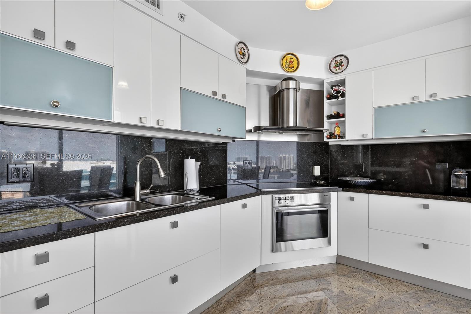 THE PINNACLE CONDO - Residential