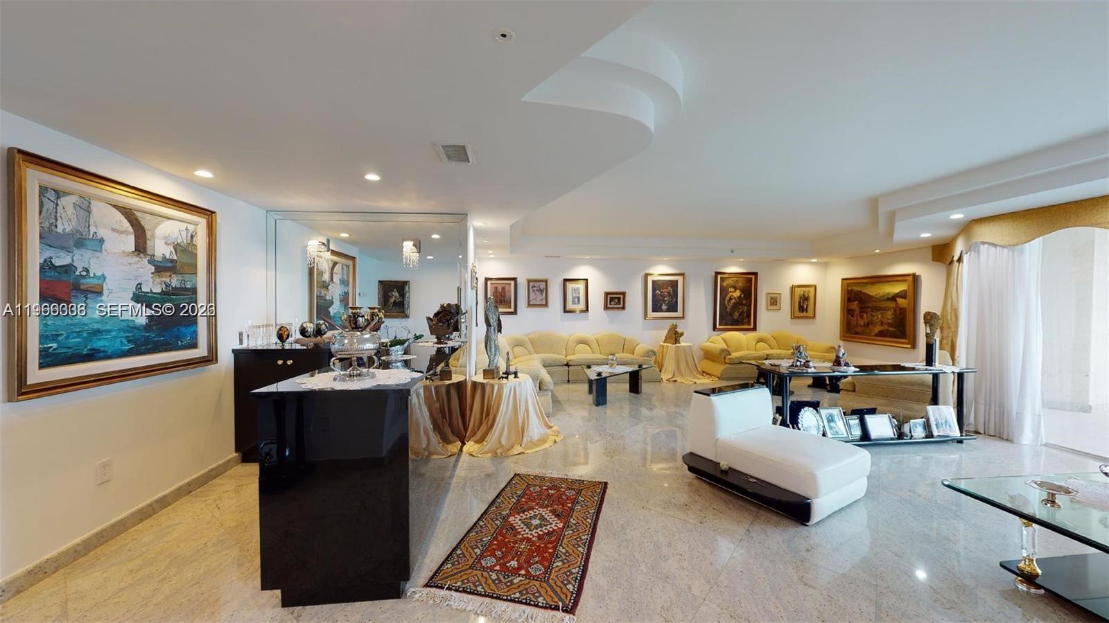 THE PINNACLE CONDO - Residential