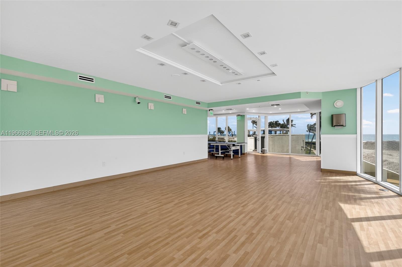 THE PINNACLE CONDO - Residential