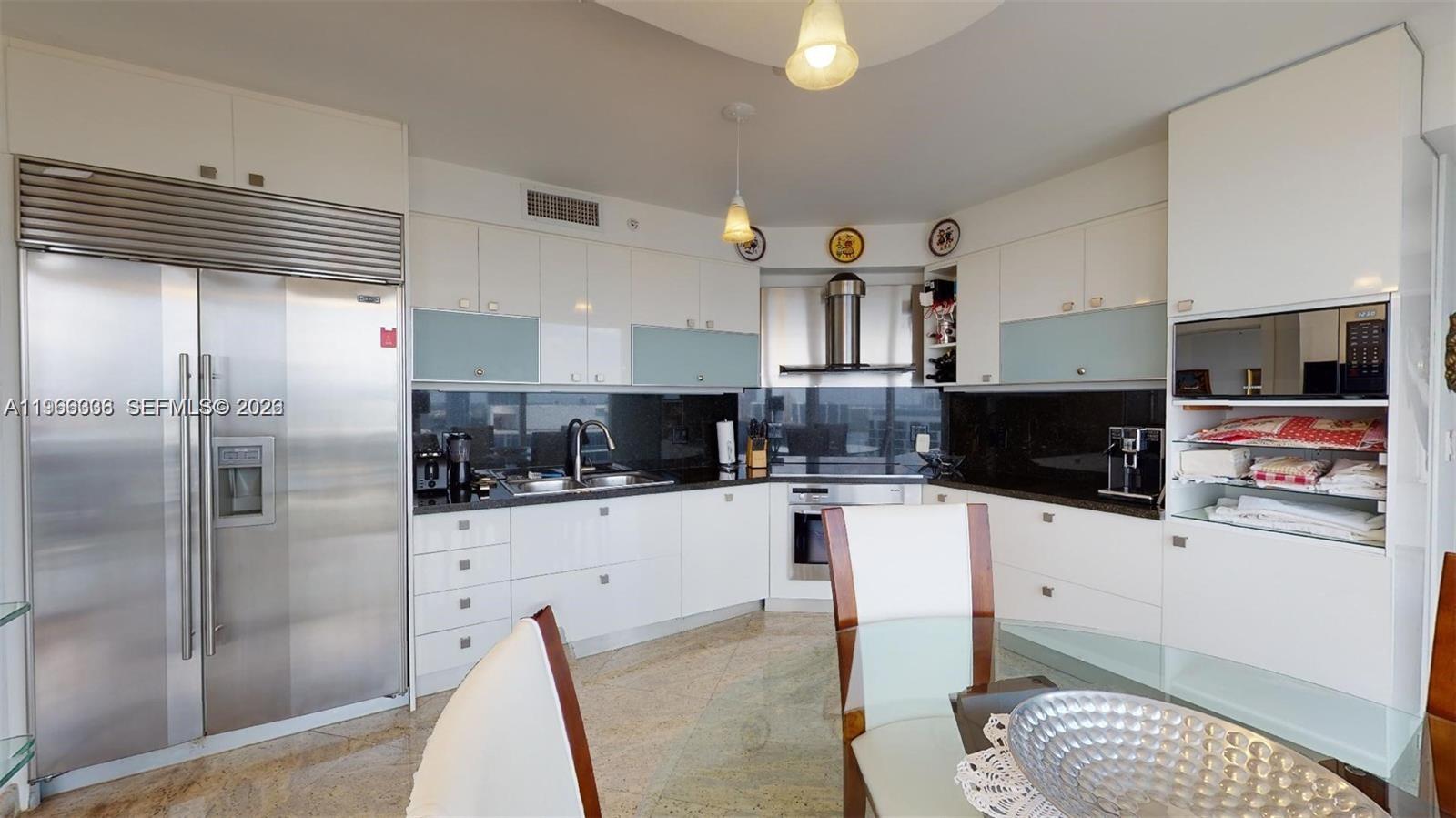 THE PINNACLE CONDO - Residential