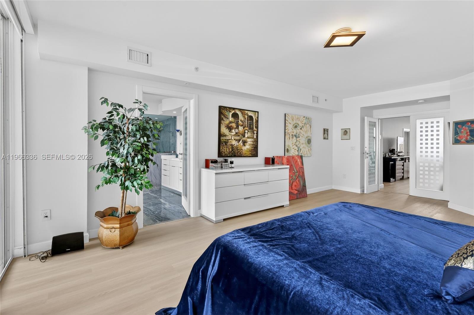 THE PINNACLE CONDO - Residential