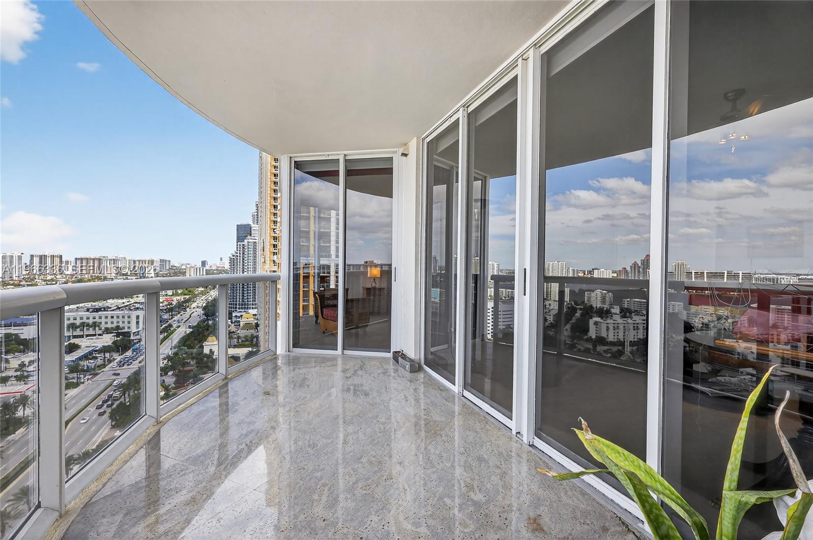 THE PINNACLE CONDO - Residential