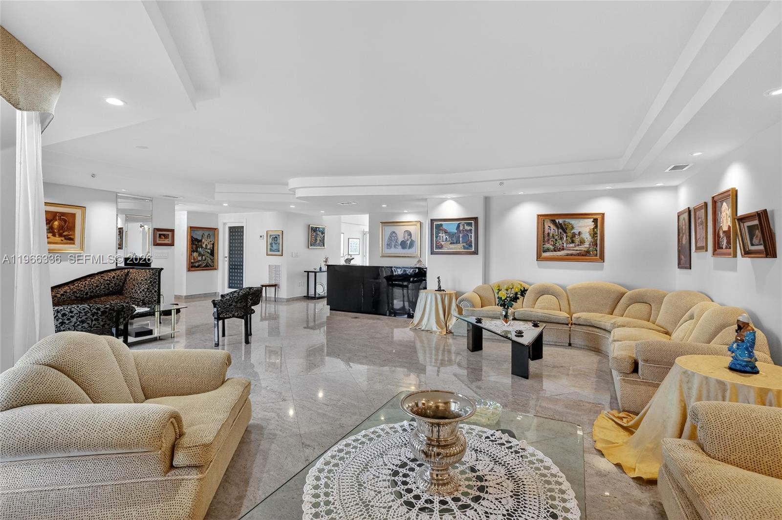 THE PINNACLE CONDO - Residential