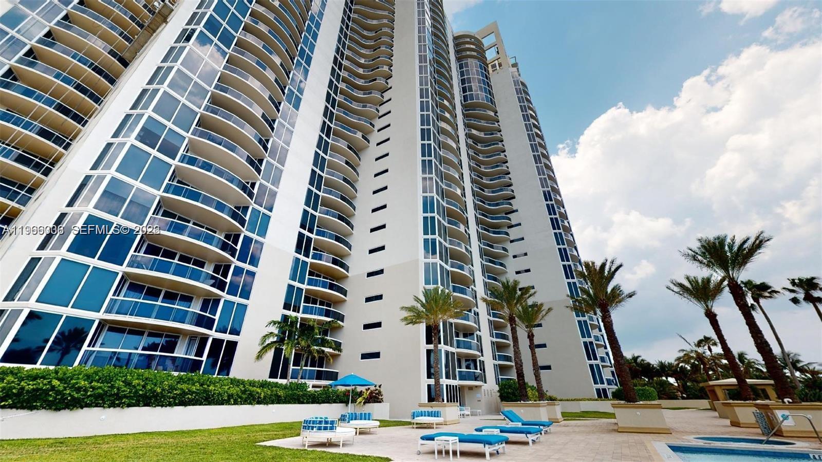 THE PINNACLE CONDO - Residential