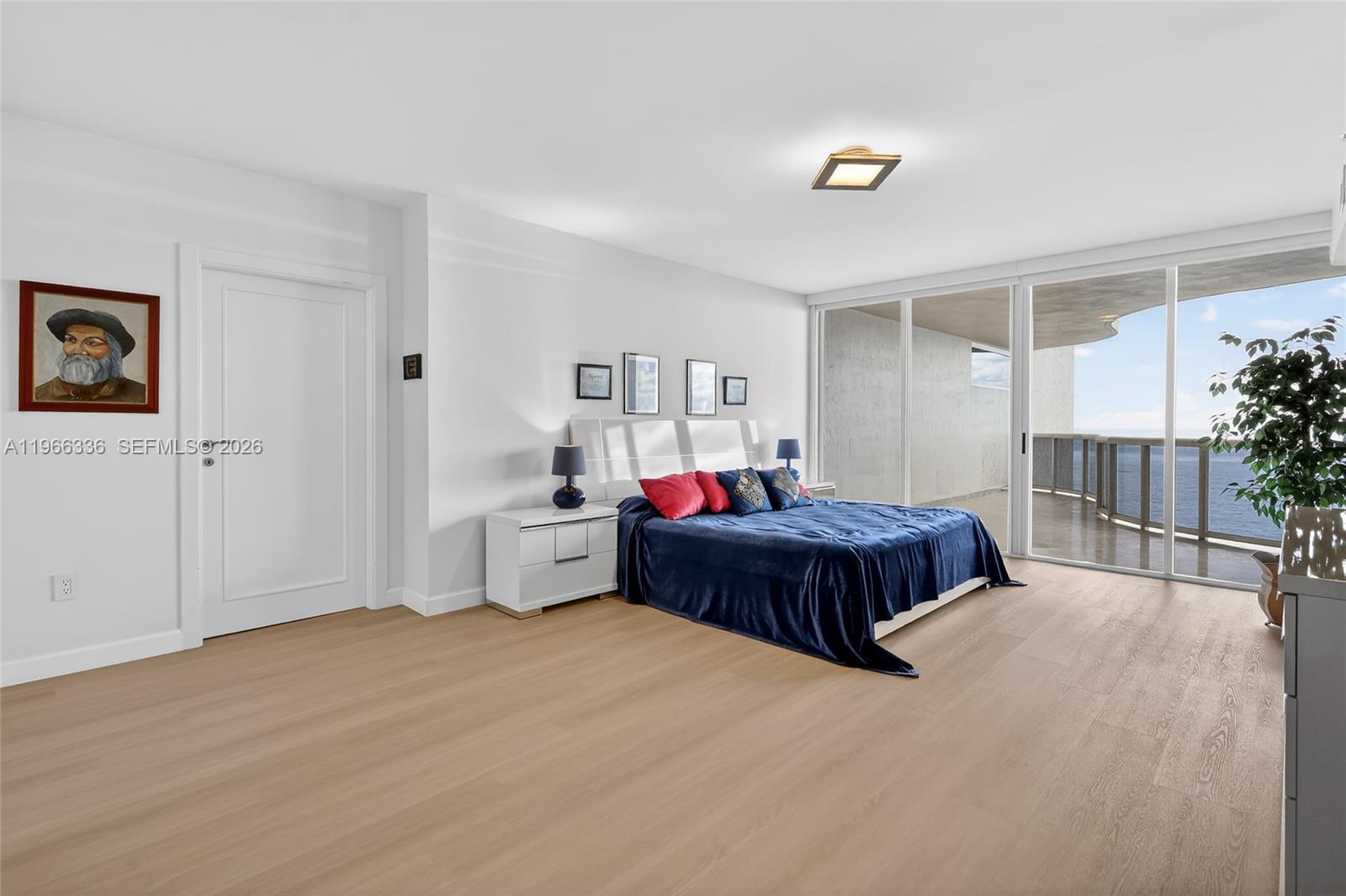 THE PINNACLE CONDO - Residential