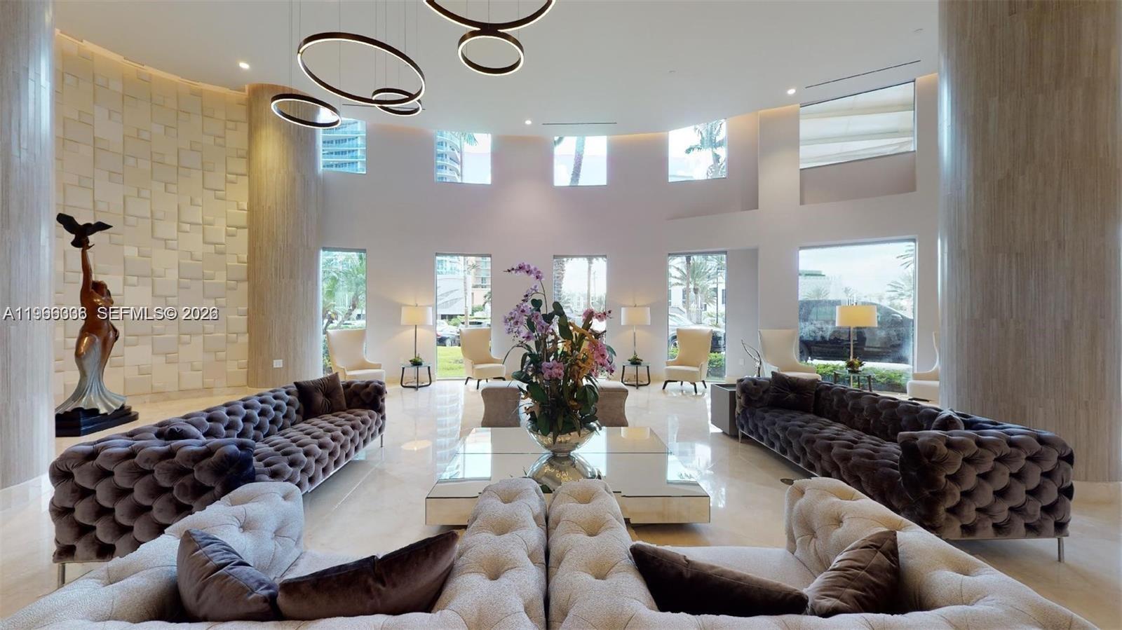 THE PINNACLE CONDO - Residential