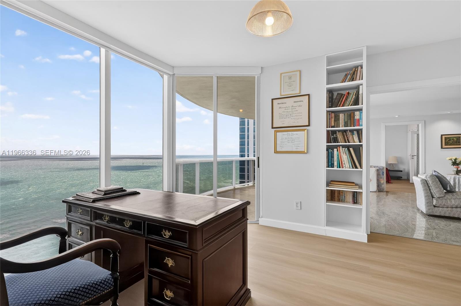 THE PINNACLE CONDO - Residential