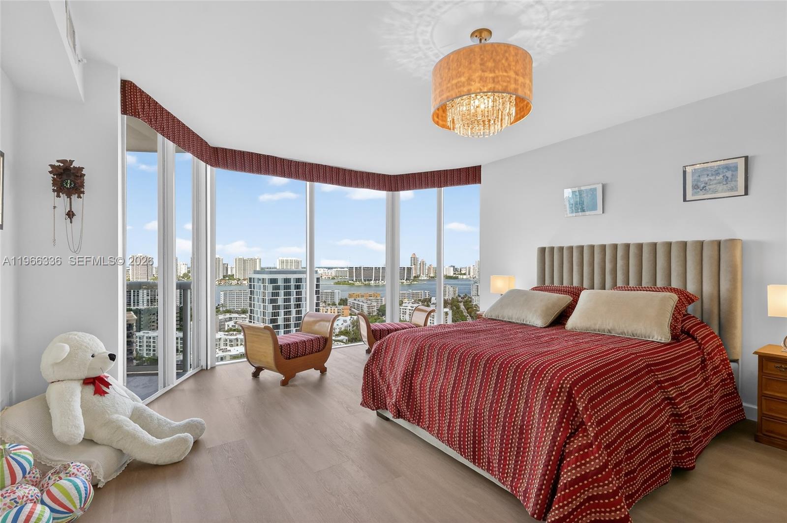 THE PINNACLE CONDO - Residential