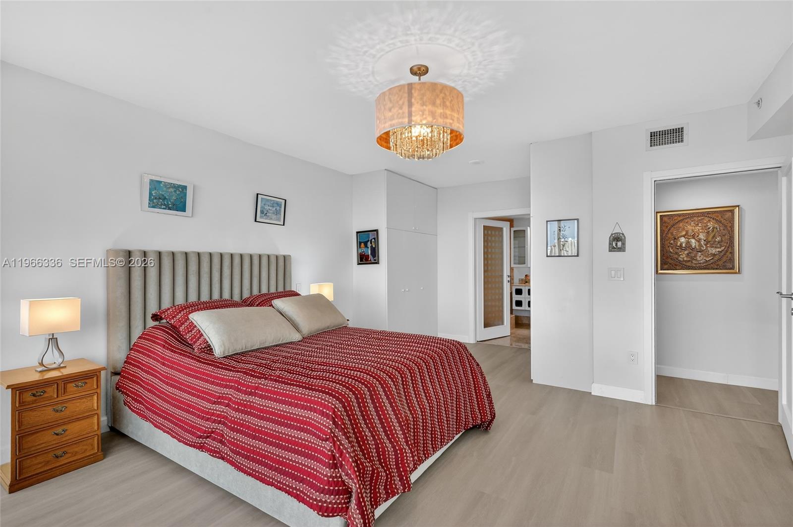 THE PINNACLE CONDO - Residential