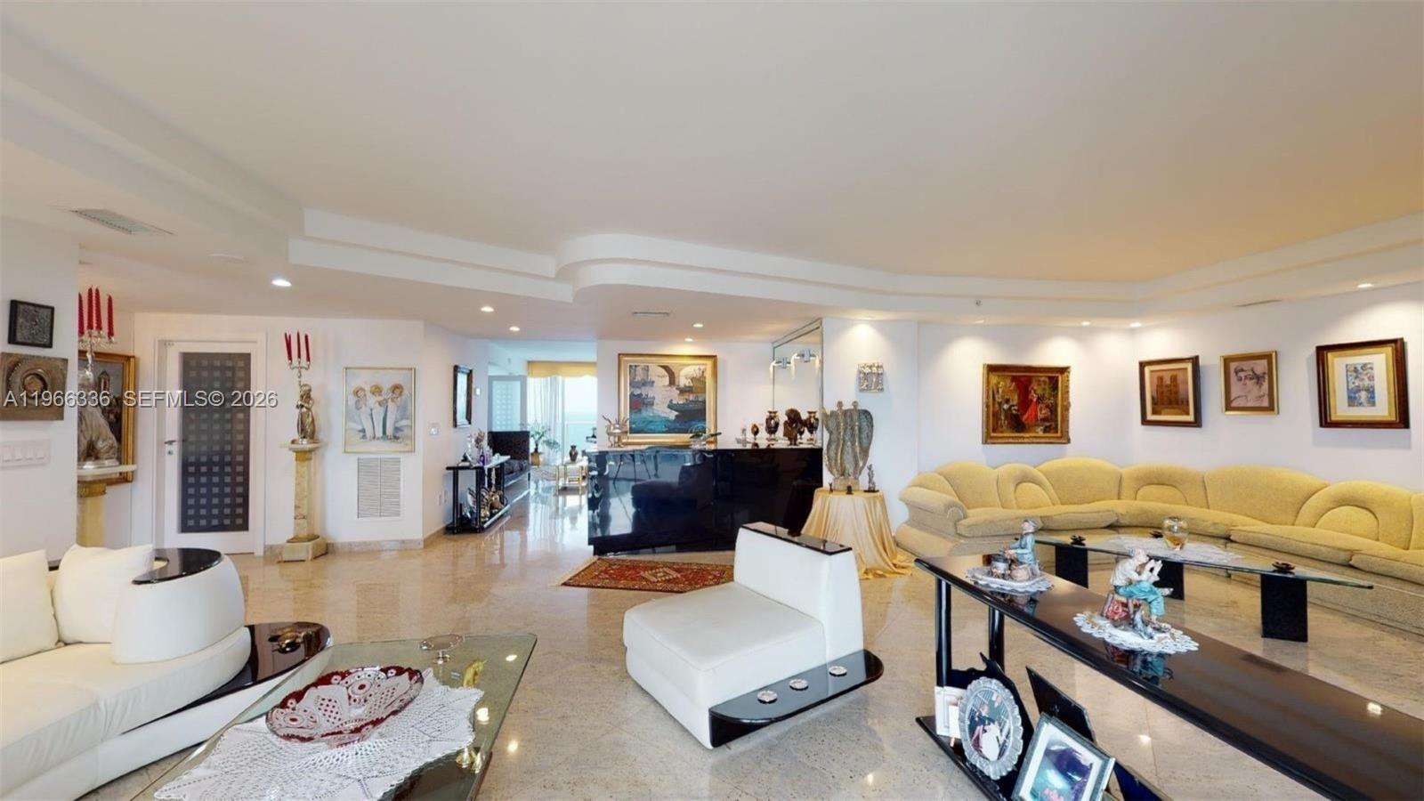 THE PINNACLE CONDO - Residential