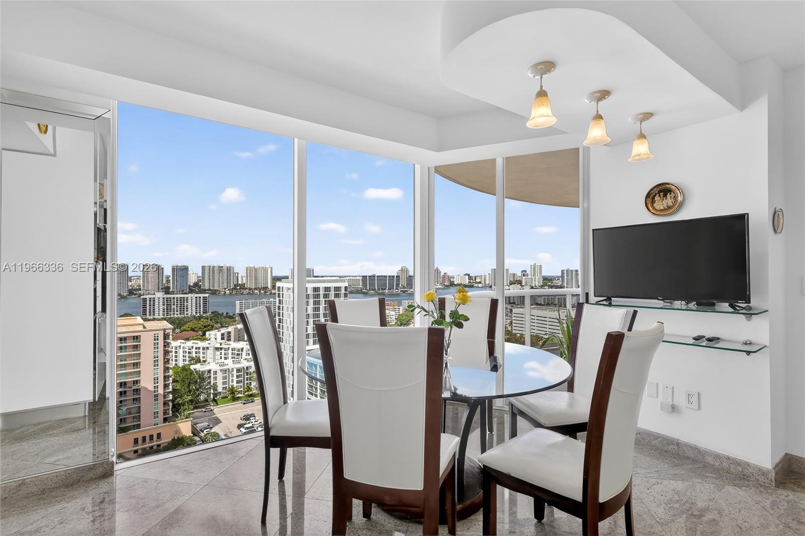 THE PINNACLE CONDO - Residential