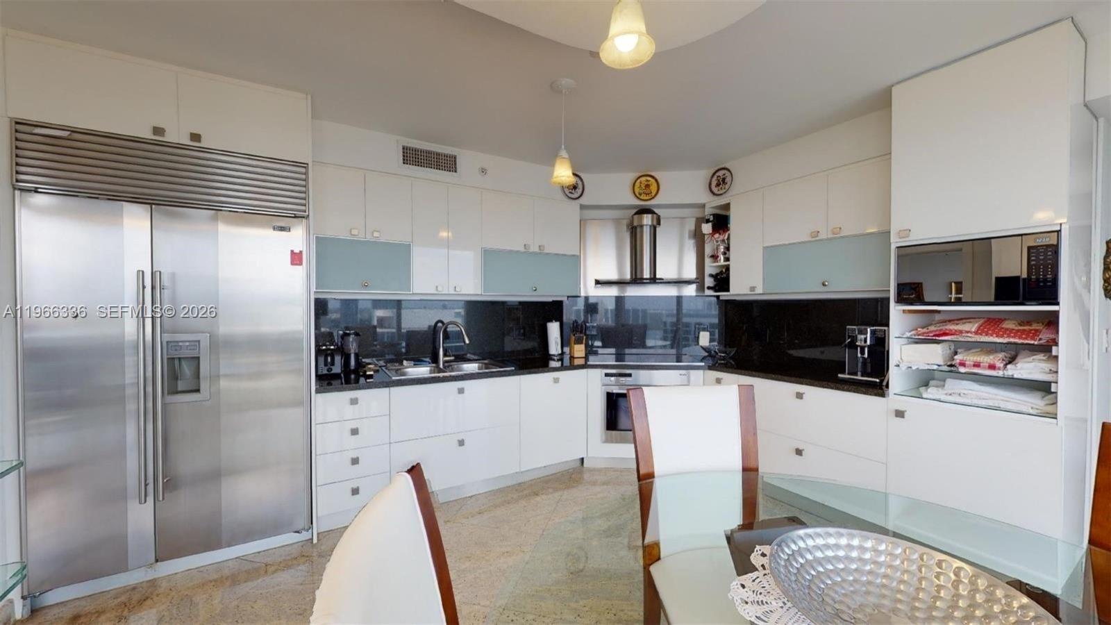 THE PINNACLE CONDO - Residential