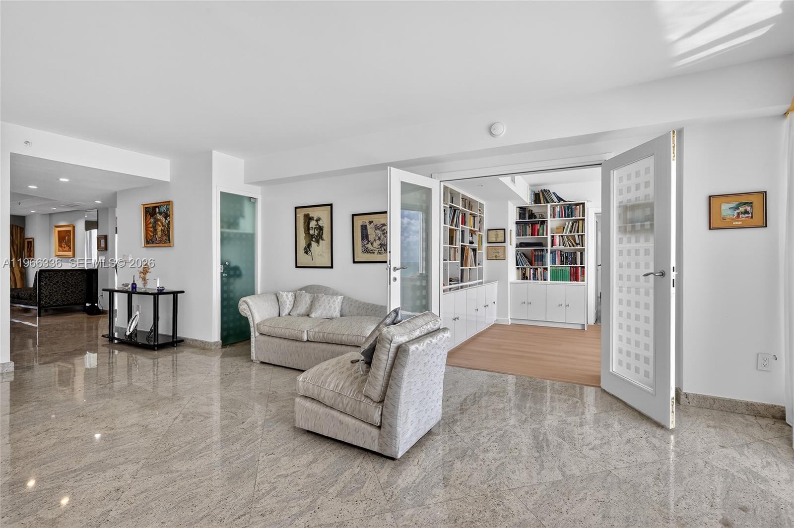 THE PINNACLE CONDO - Residential