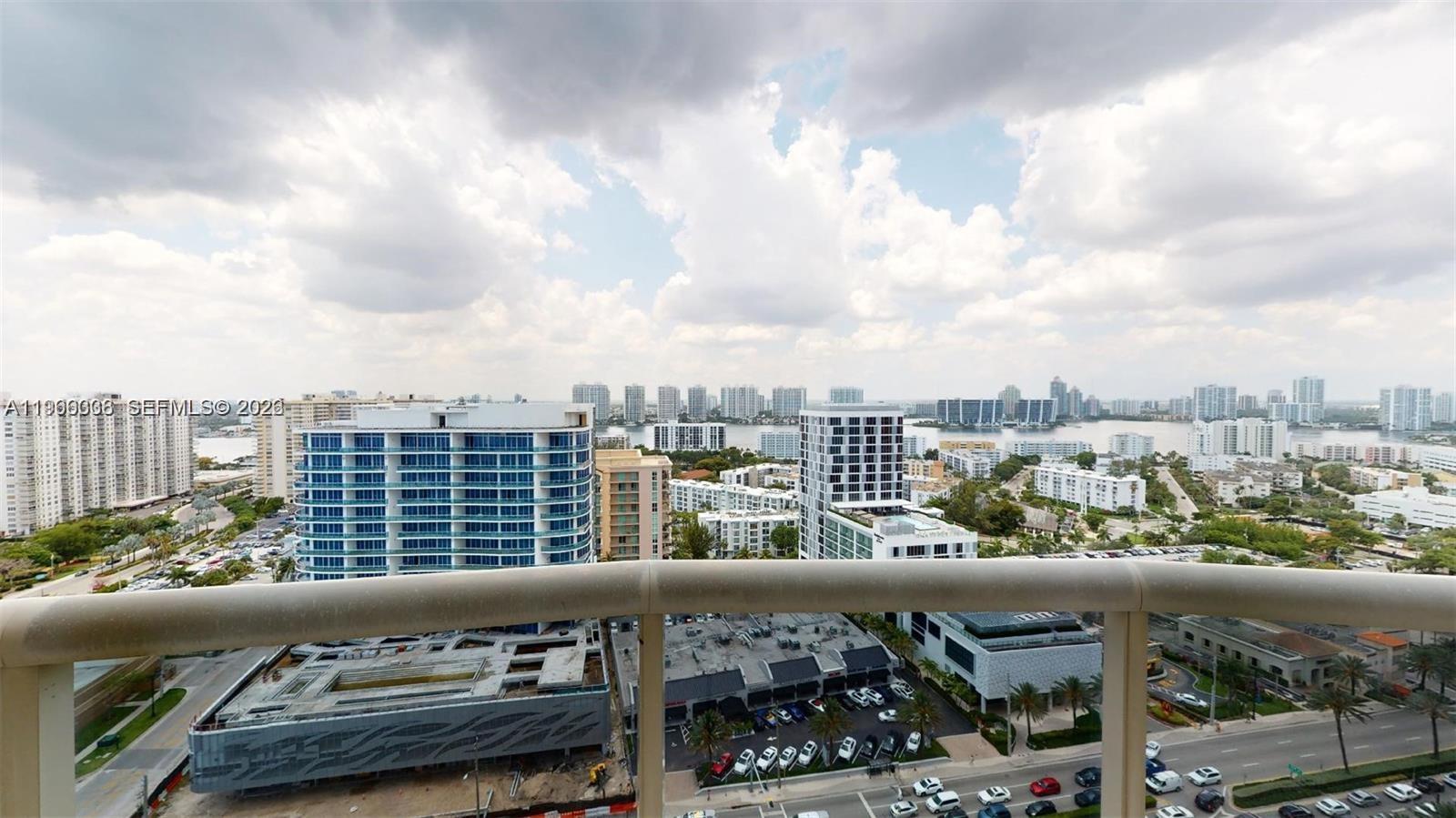 THE PINNACLE CONDO - Residential