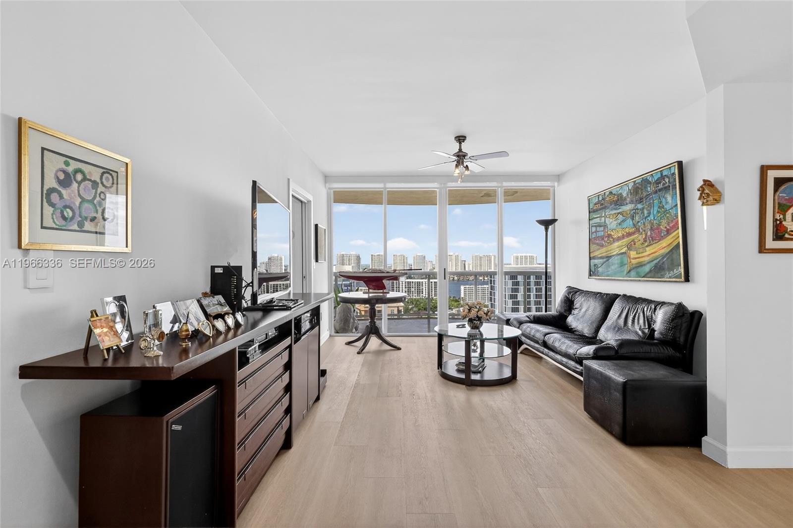 THE PINNACLE CONDO - Residential