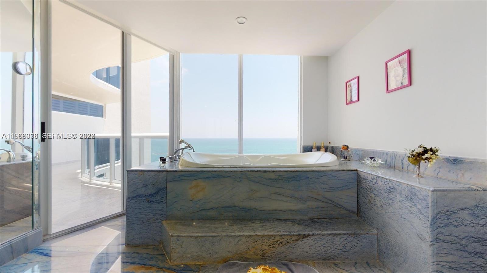 THE PINNACLE CONDO - Residential