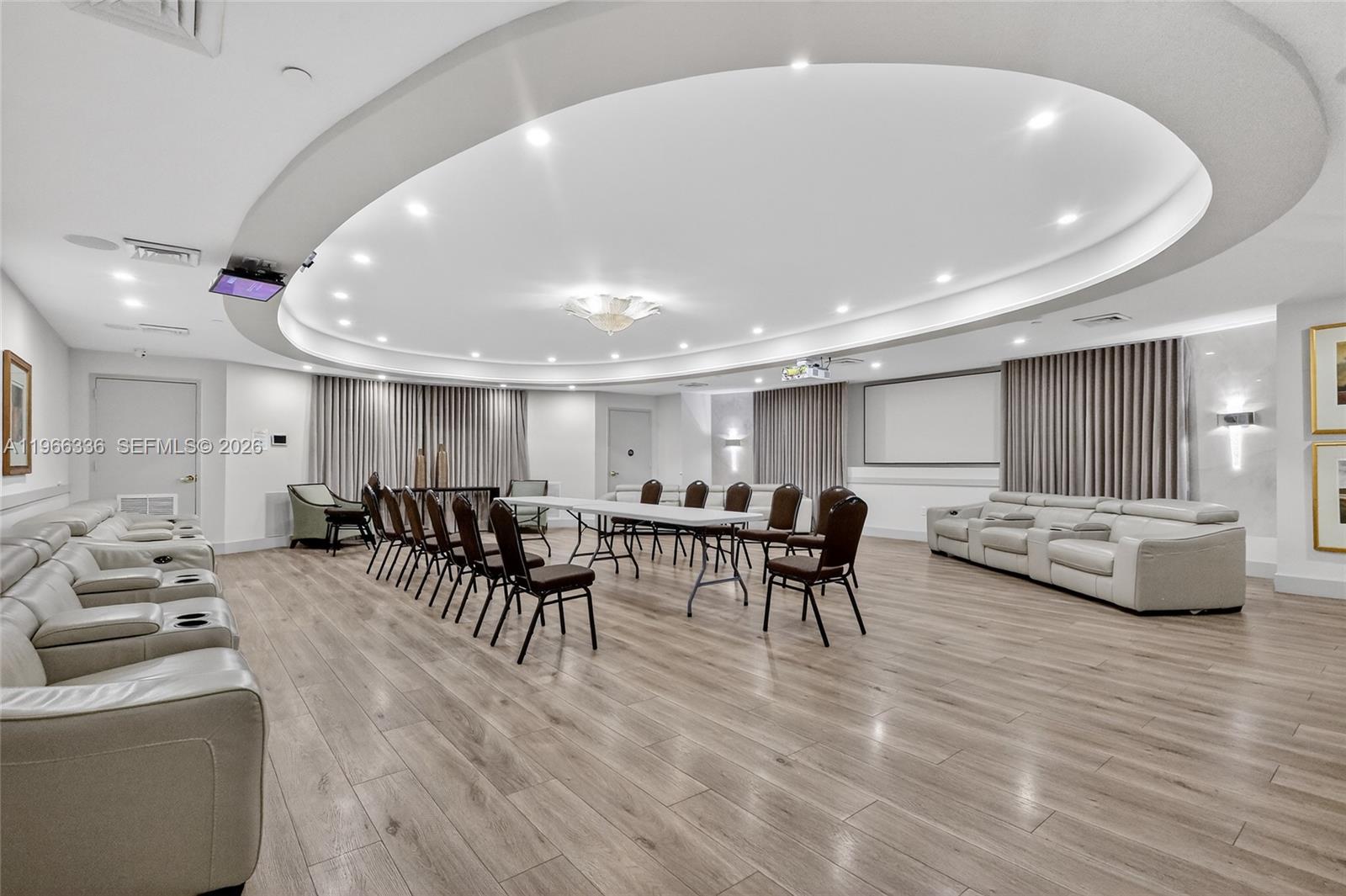 THE PINNACLE CONDO - Residential