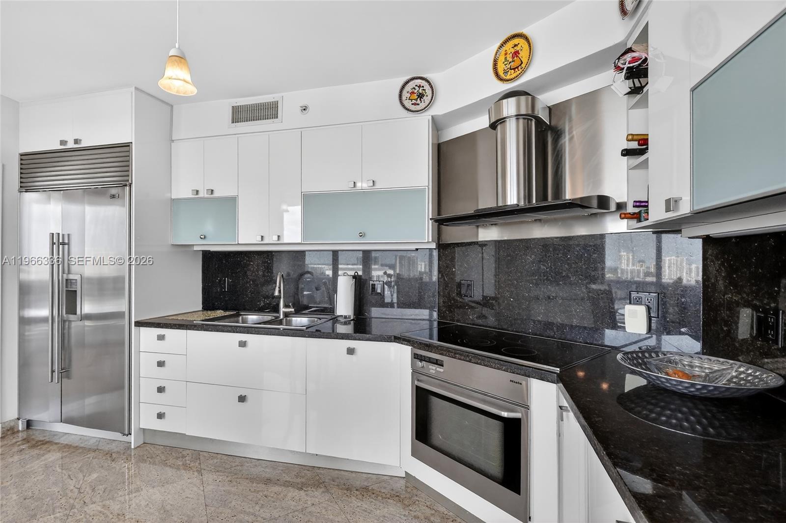 THE PINNACLE CONDO - Residential