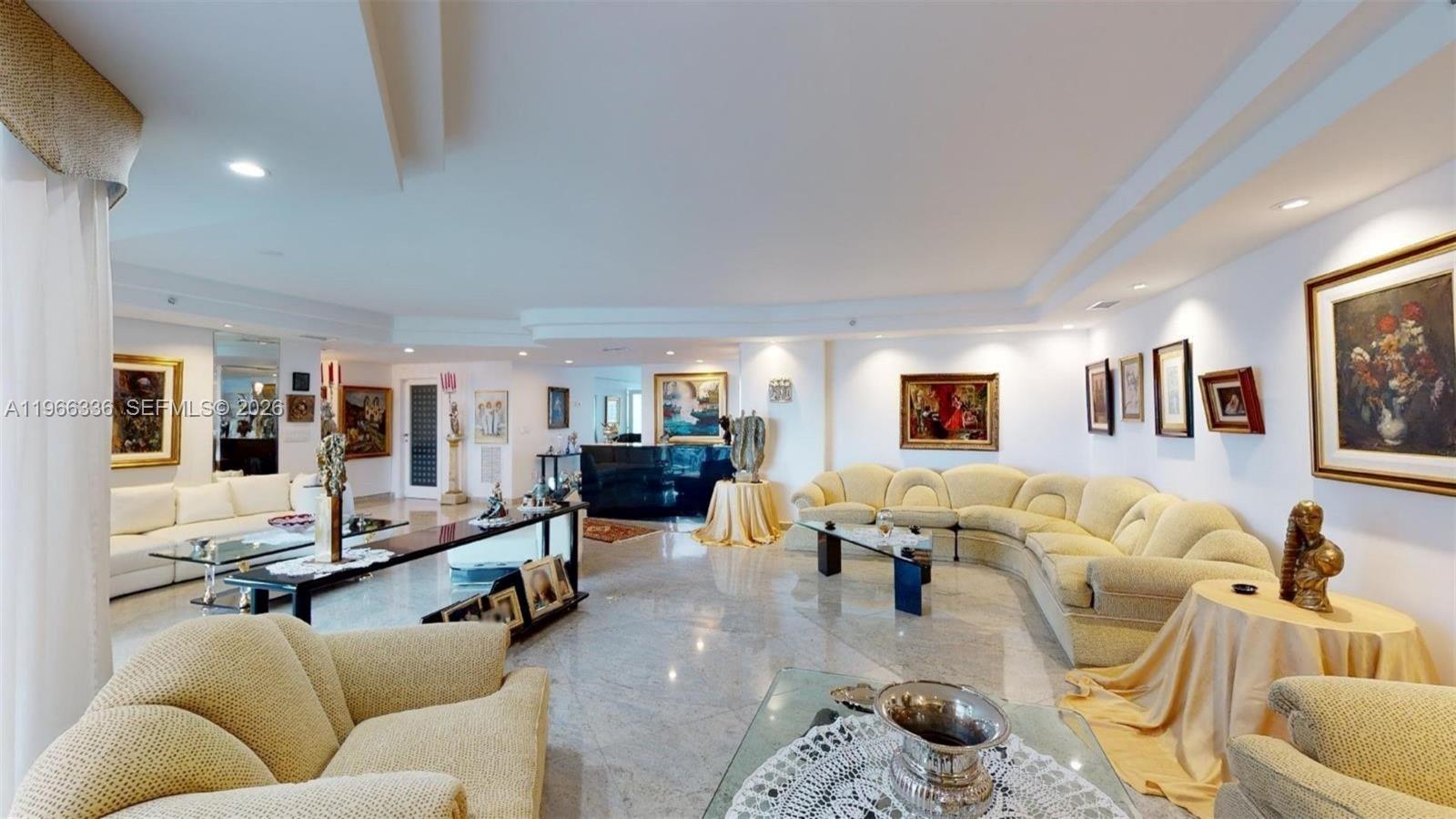 THE PINNACLE CONDO - Residential