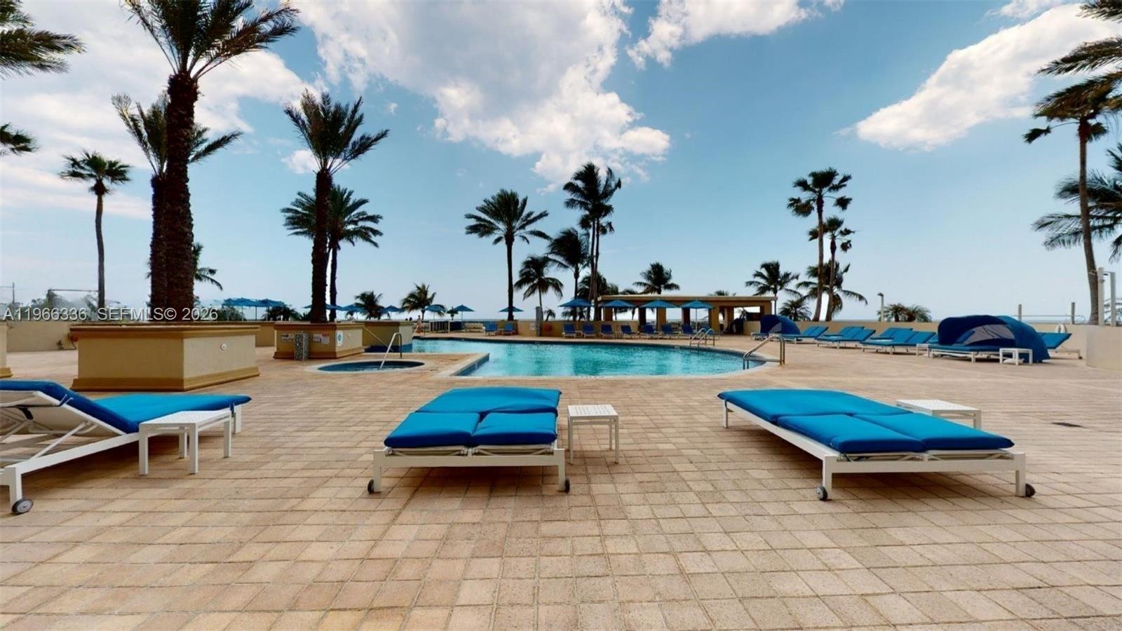 THE PINNACLE CONDO - Residential