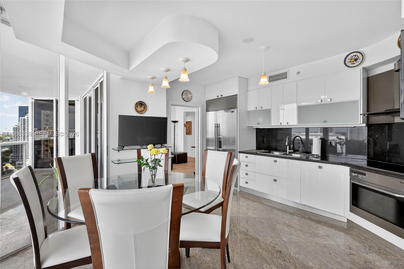 THE PINNACLE CONDO - Residential