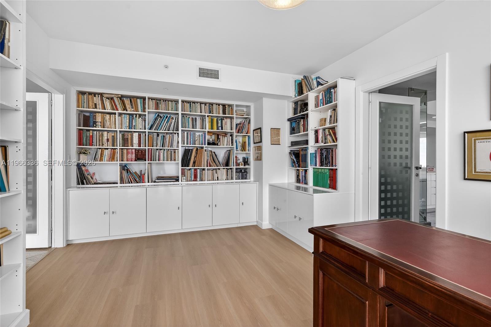 THE PINNACLE CONDO - Residential