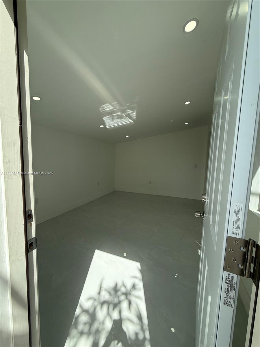 TWIN LAKES HOMES SEC 4 - Residential Lease